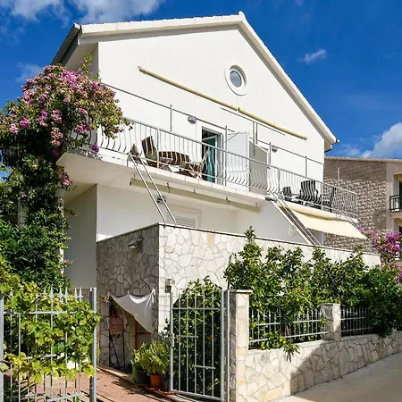 Vida Apartment